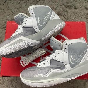 Nike Kyrie Infinity